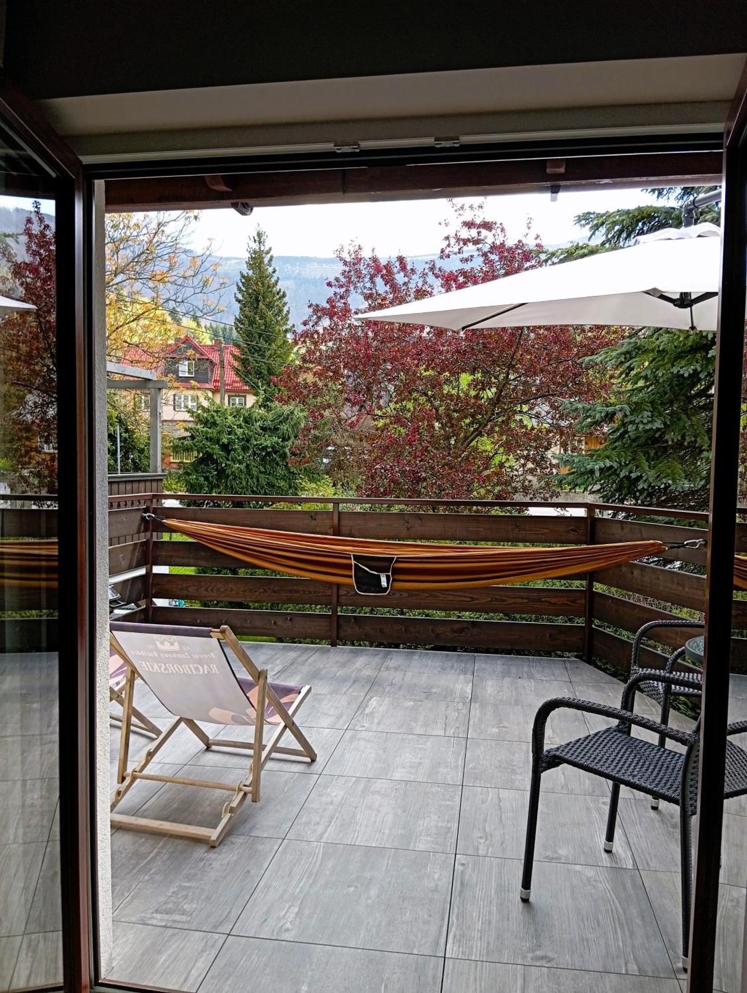 Apartament Olimpijska 54 Z Prywatnym Jacuzzi Na Tarasie Szczyrk Luaran gambar
